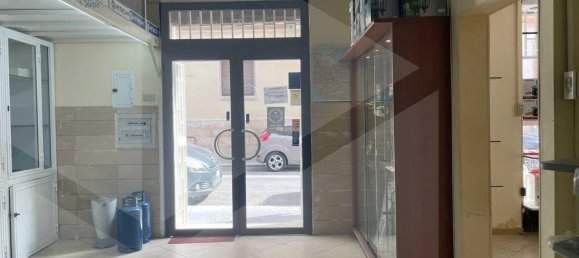 3 rooms Commercial property in Bari, Italy No. 21998 10