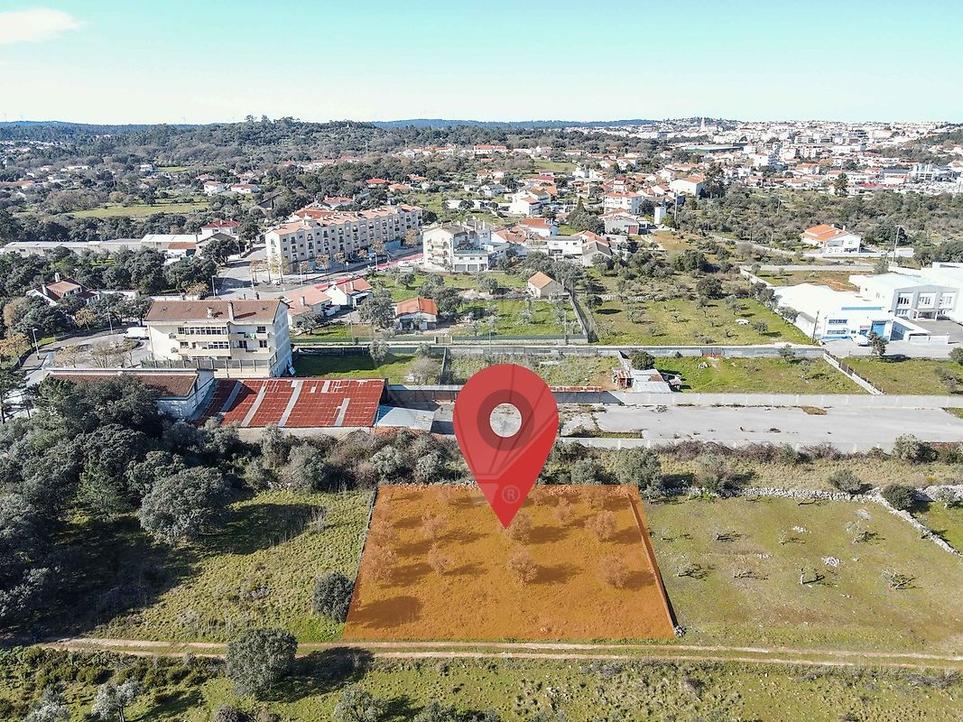 Terreno em Fátima, Portugal 2200 m² N.º 300211