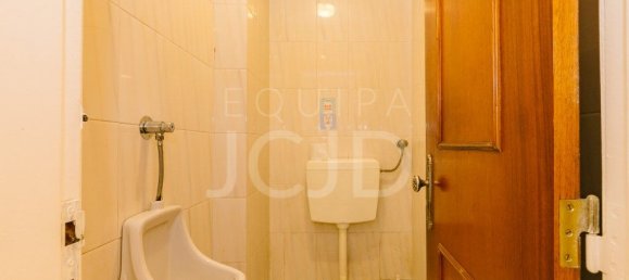 64m² Commercial property in Oeiras, Portugal No. 81070 12