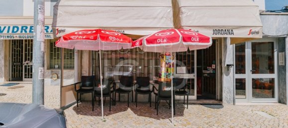 64m² Commercial property in Oeiras, Portugal No. 81070 20