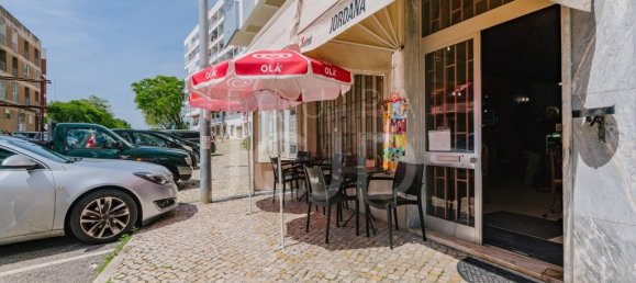 64m² Commercial property in Oeiras, Portugal No. 81070 18