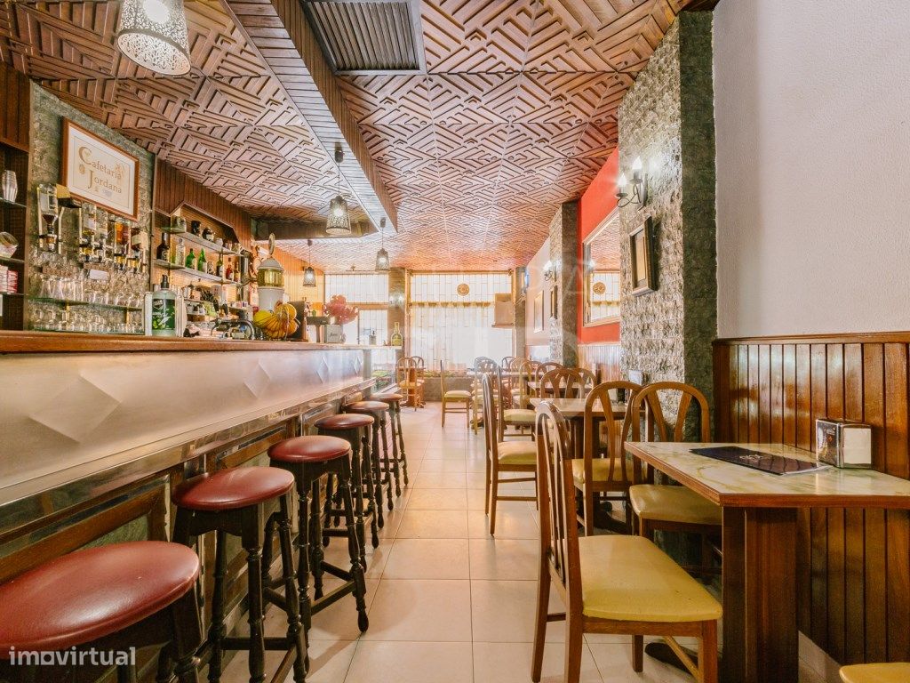 64m² Commercial property in Oeiras, Portugal No. 81070