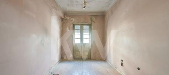 6 bedrooms Building in Porto, Portugal No. 32631 2