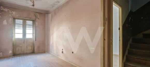 6 bedrooms Building in Porto, Portugal No. 32631 4