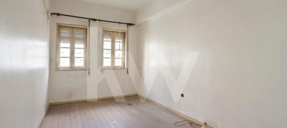 6 bedrooms Building in Porto, Portugal No. 32631 9