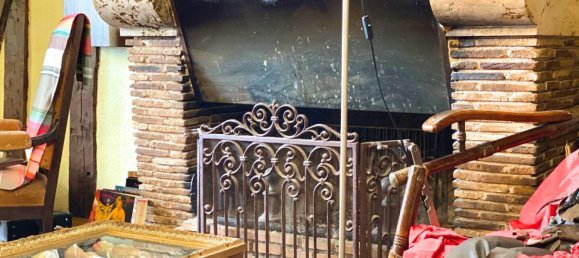 4 bedrooms House in Chartres, France No. 96983 8