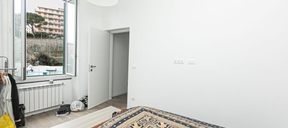 4-salle Appartement à Genoa, Italy No. 60413 12