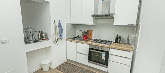 4-salle Appartement à Genoa, Italy No. 60413 18