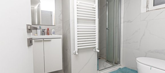 4-salle Appartement à Genoa, Italy No. 60413 20