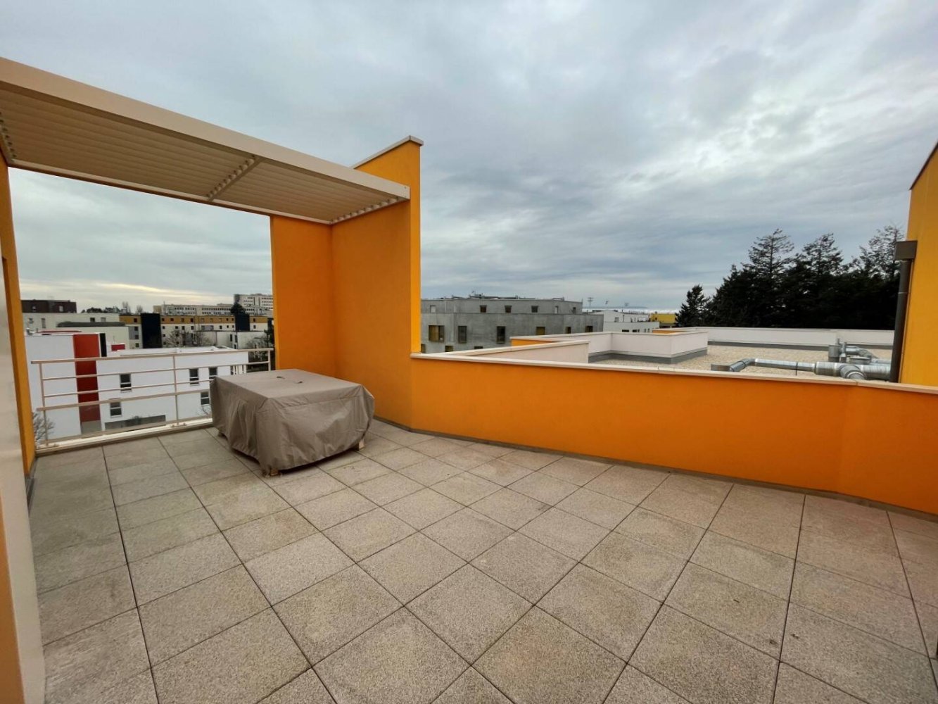 Apartamento de 3 dormitorios en Dijon, France No. 361707