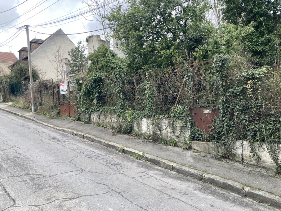 Terreno en Gagny, France 697 m² No. 324158