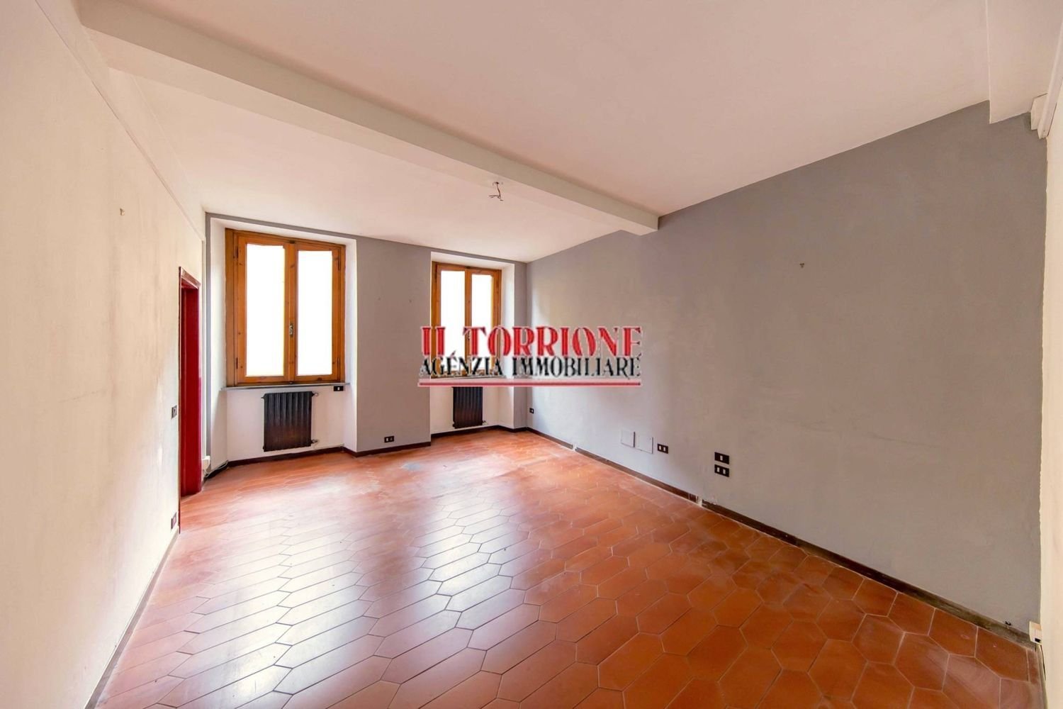  مكتب في Pescia, Italy 120متر مربع رقم 290845