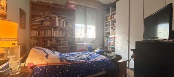 3 rooms Apartment in Reggio Emilia, Italy No. 93117 5