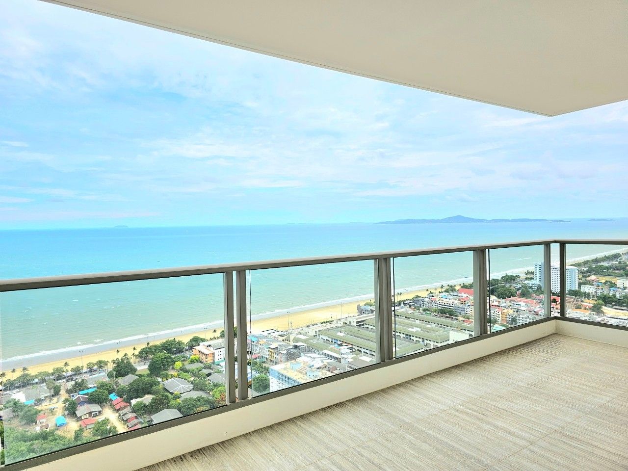 5 bedrooms Condo in Pattaya, Thailand No. 9229