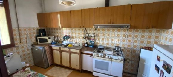 4 bedrooms House in Castelfranco di Sotto, Italy No. 261801 10