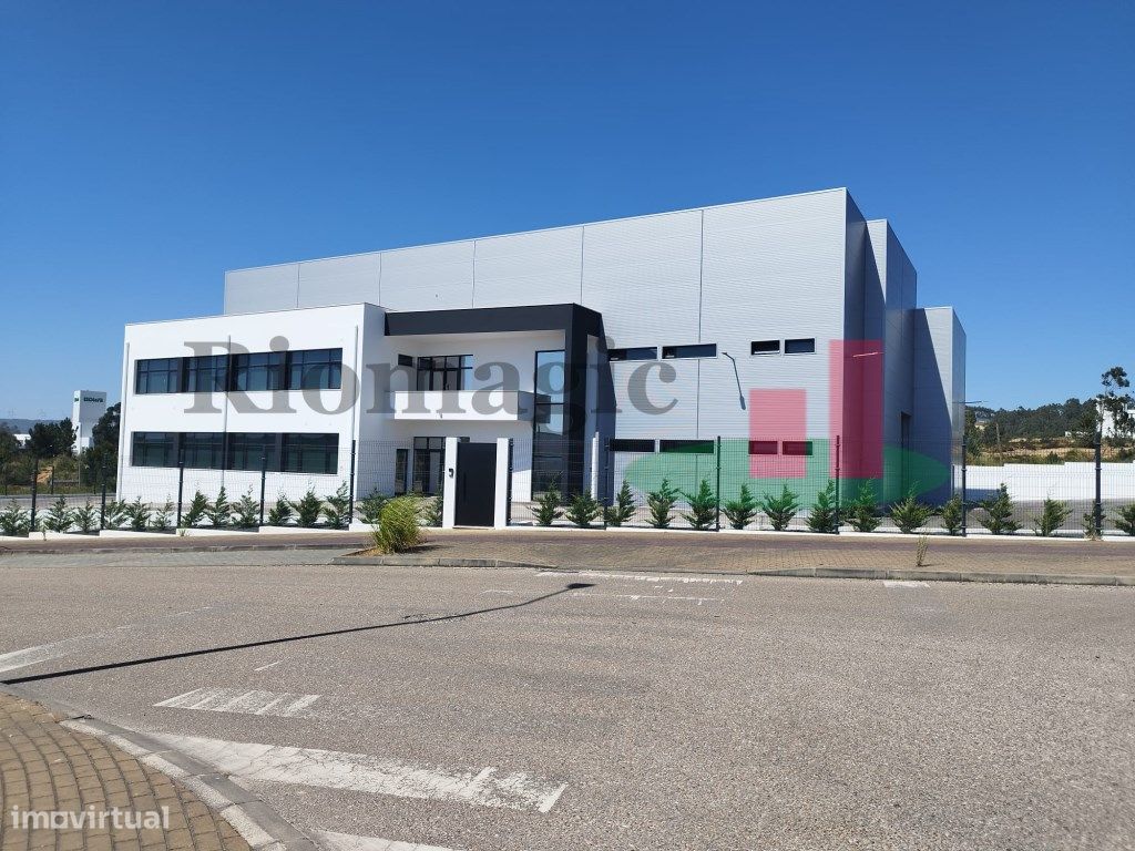 839m² Warehouse in Rio Maior, Portugal No. 236357