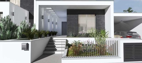 4 bedrooms Commercial property in Lakatamia, Cyprus No. 18375 2