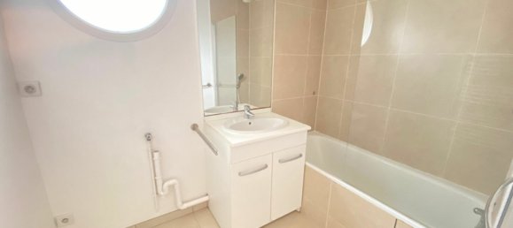 2 bedrooms House in Orleans, France No. 160235 6