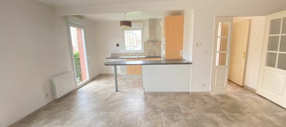 2 bedrooms House in Orleans, France No. 160235 3