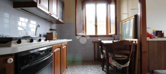 5 bedrooms Villa in Suzzara, Italy No. 310951 4