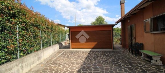 5 bedrooms Villa in Suzzara, Italy No. 310951 6