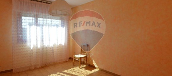 3 Schlafzimmer Wohnung in Savona, Italy, Nr. 36229 12