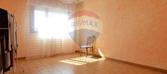 3 Schlafzimmer Wohnung in Savona, Italy, Nr. 36229 10