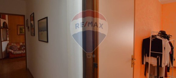 3 Schlafzimmer Wohnung in Savona, Italy, Nr. 36229 41