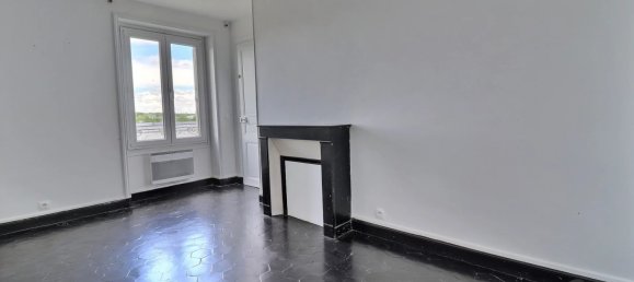 Apartamento de 2 dormitorios en Saint-Maximin, France No. 221392 4