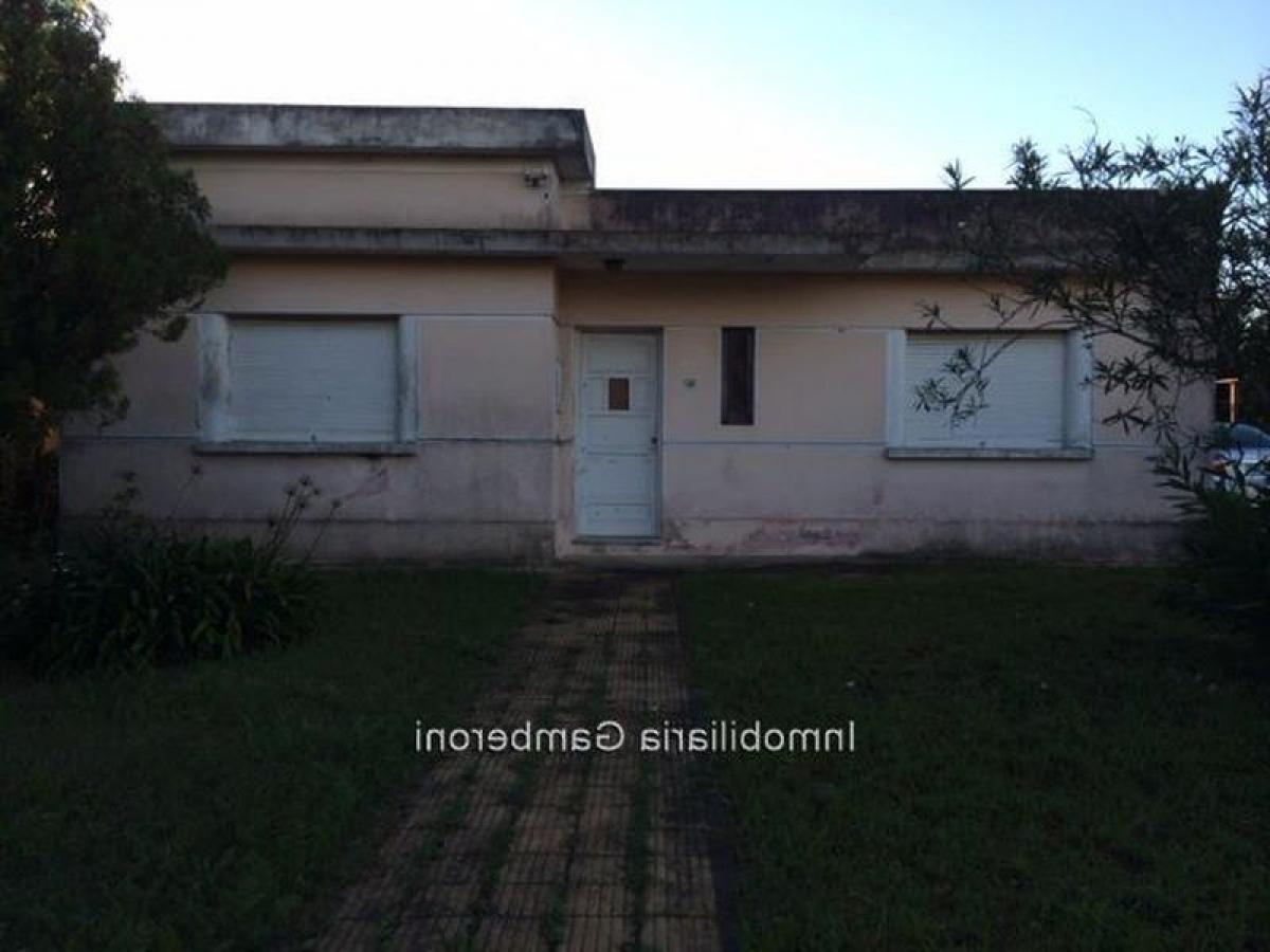 Дом с 4 спальнями в Монтевидео, Уругвай № 7091