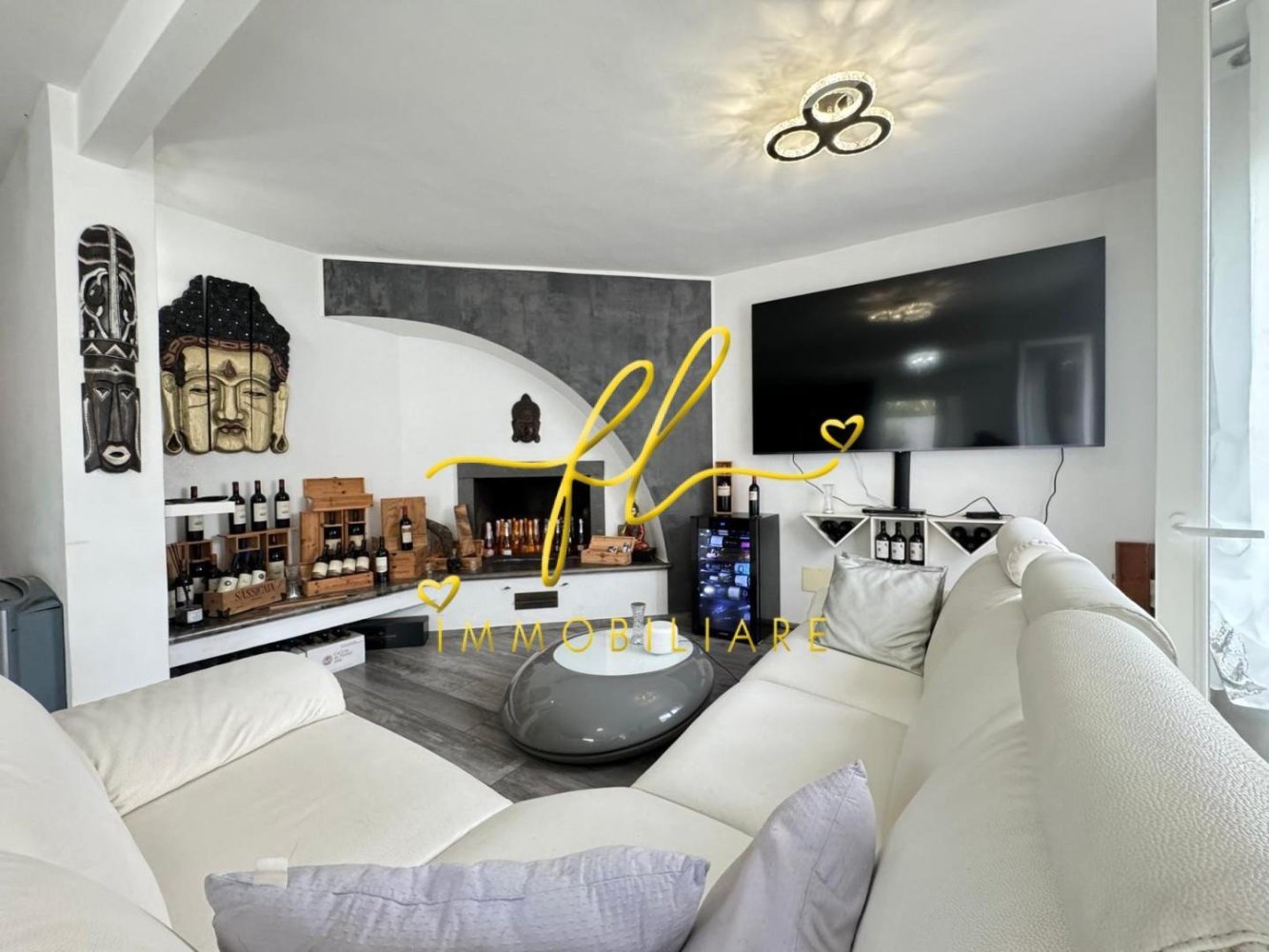 Villa de 4 dormitorios en Livorno, Italy No. 120126