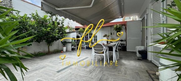 Villa de 4 dormitorios en Livorno, Italy No. 120126 37