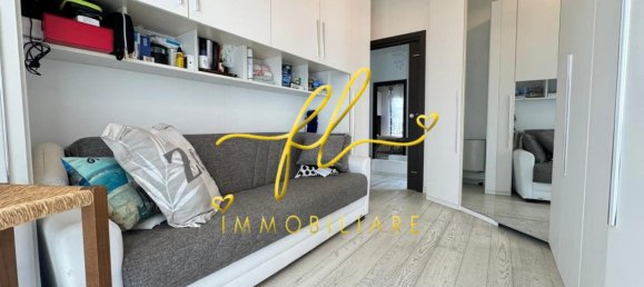 Villa de 4 dormitorios en Livorno, Italy No. 120126 27