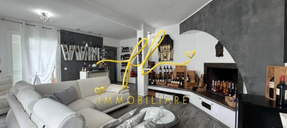 Villa de 4 dormitorios en Livorno, Italy No. 120126 3