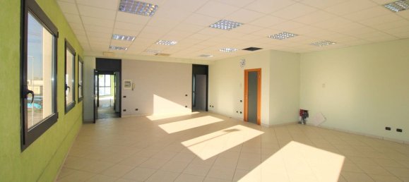 Bureau à Torbole Casaglia, Italy 100m² No. 84625 19