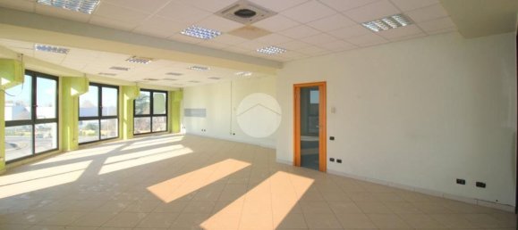 Bureau à Torbole Casaglia, Italy 100m² No. 84625 2