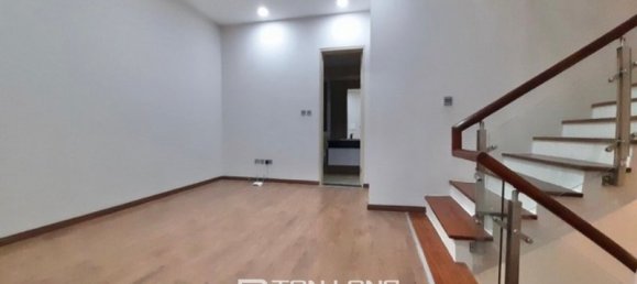 Villa de 5 dormitorios en Tay Ho, Vietnam No. 810 8