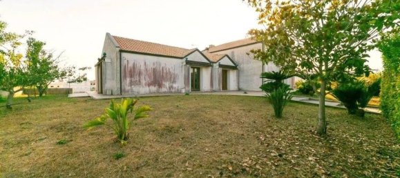 5 rooms Villa in Salve, Italy No. 7036 2