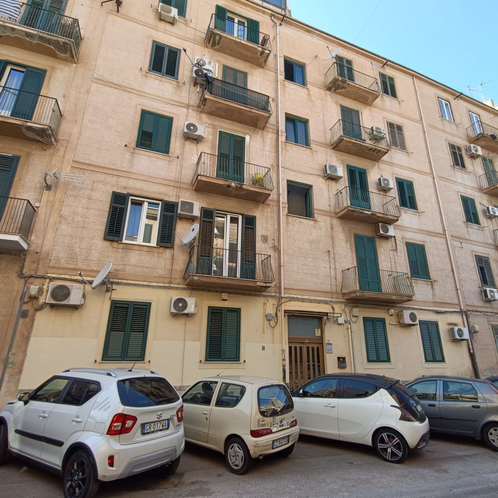 3غرفة شقة في Palermo, Italy رقم 159024