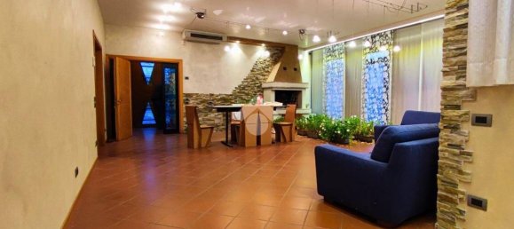 Вилла с 3 спальнями в Куинто ди Тревизо, Италия № 151858 4