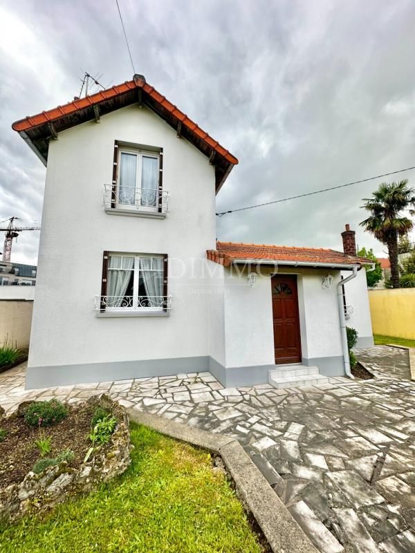 Casa de 2 dormitorios en Chennevieres-sur-Marne, France No. 180907