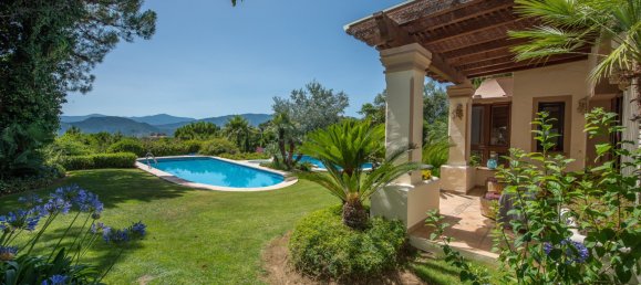 8 bedrooms Villa in Malaga, Spain No. 104579 3