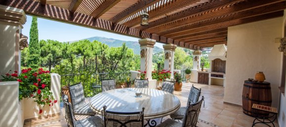 8 bedrooms Villa in Malaga, Spain No. 104579 10