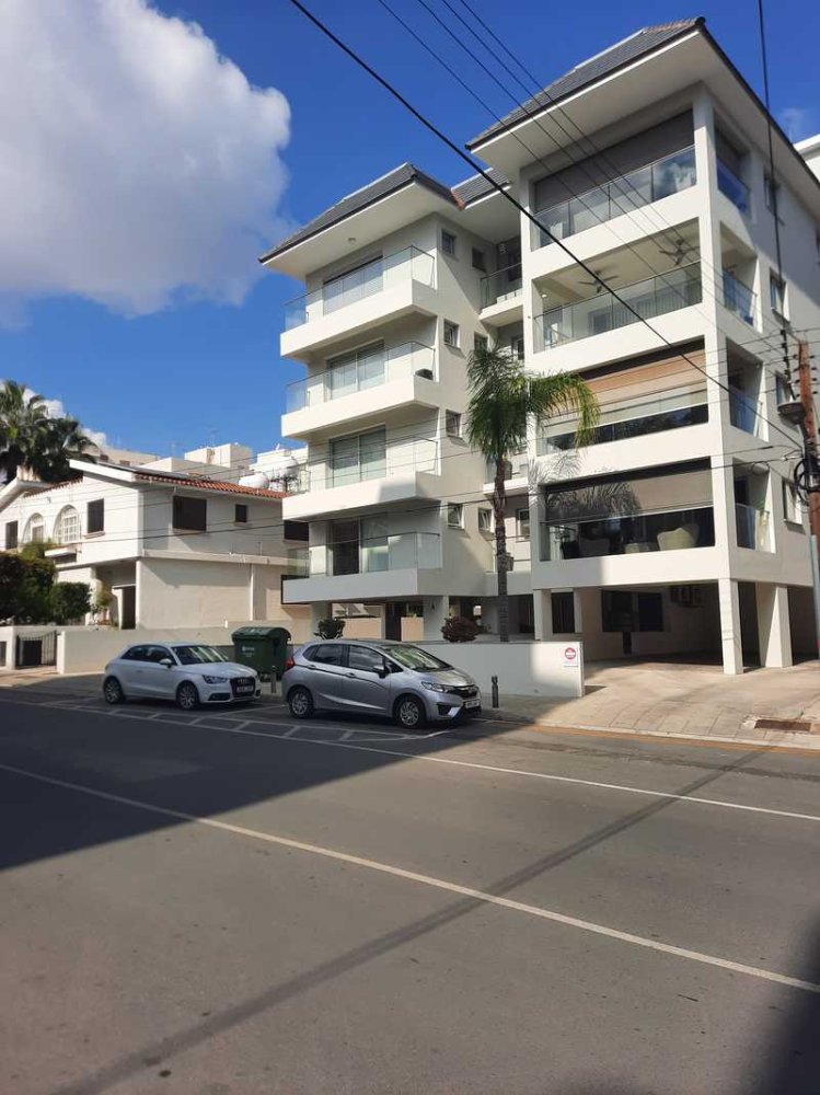 3 bedrooms Apartment in Strovolos, Cyprus No. 15826