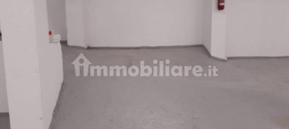 2غرفة عقار تجاري في Genoa, Italy رقم 31681 3