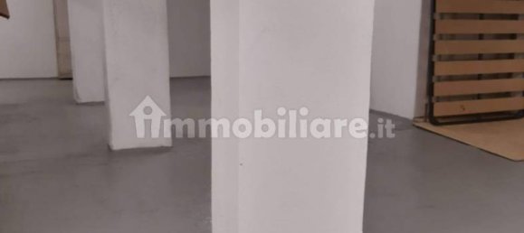 2غرفة عقار تجاري في Genoa, Italy رقم 31681 2