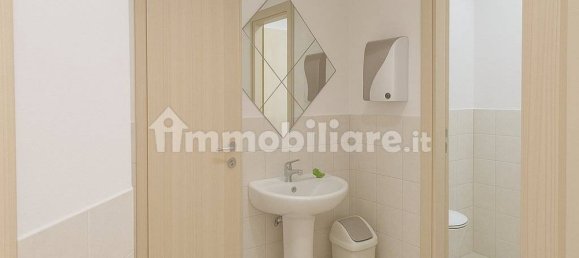 3 rooms Commercial property in Rome, Italy No. 289859 15