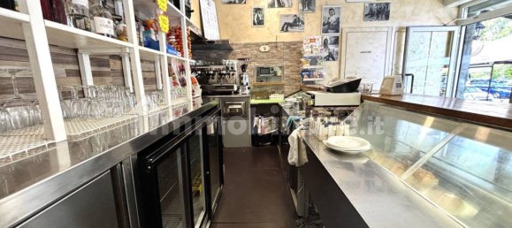 3 rooms Commercial property in Rome, Italy No. 289859 5