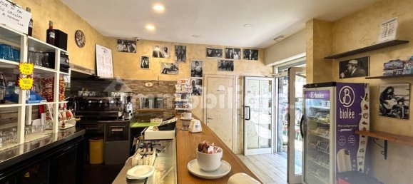 3 rooms Commercial property in Rome, Italy No. 289859 3