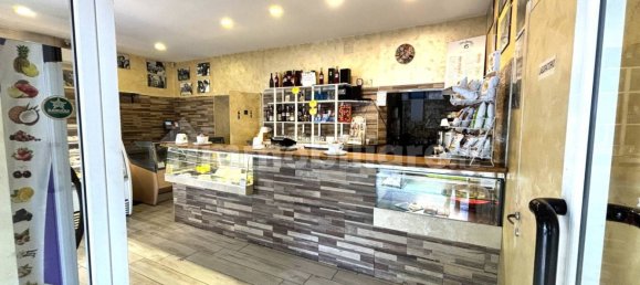 3 rooms Commercial property in Rome, Italy No. 289859 18